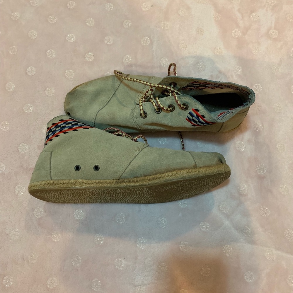 Toms Size W8.5